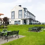 Fru Haugans 4*