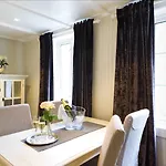 Hotel Fru Haugans 4*