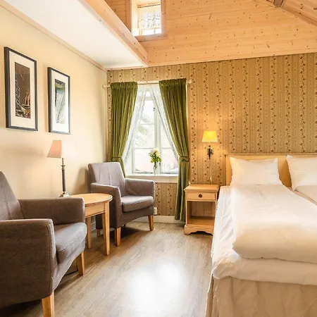 Отель Fru Haugans 4*