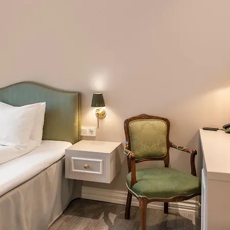 Fru Haugans Hotell