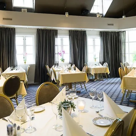 Fru Haugans Отель 4*