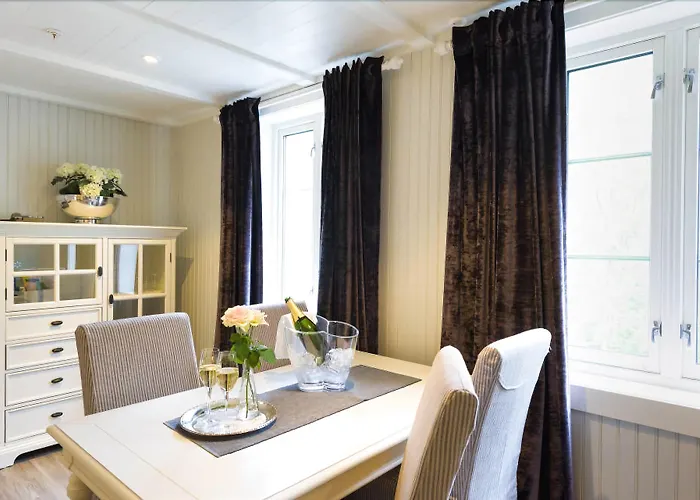 Hotel Fru Haugans 4*