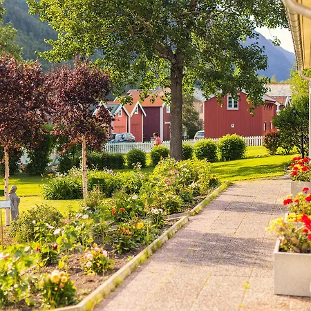 Fru Haugans 4*