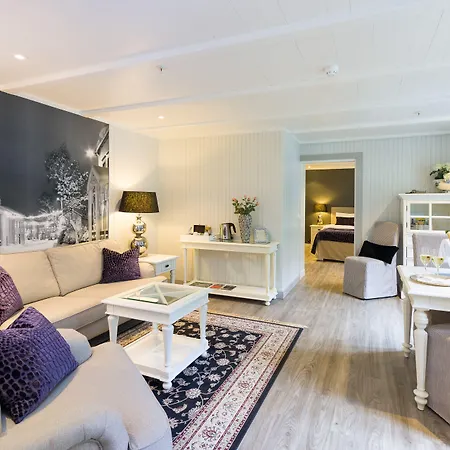 Fru Haugans Hotell 4*